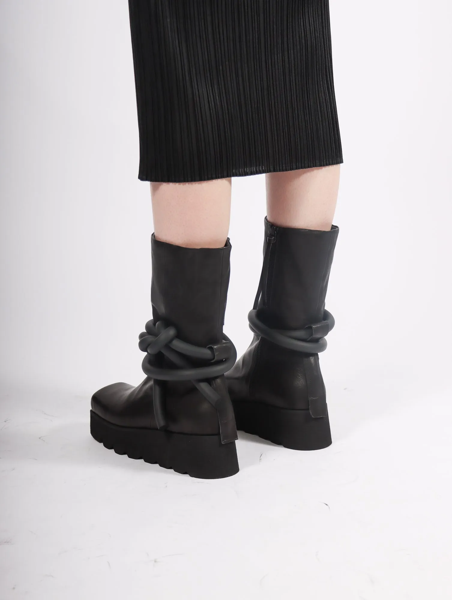 2 The Max Boots in Black by Puro