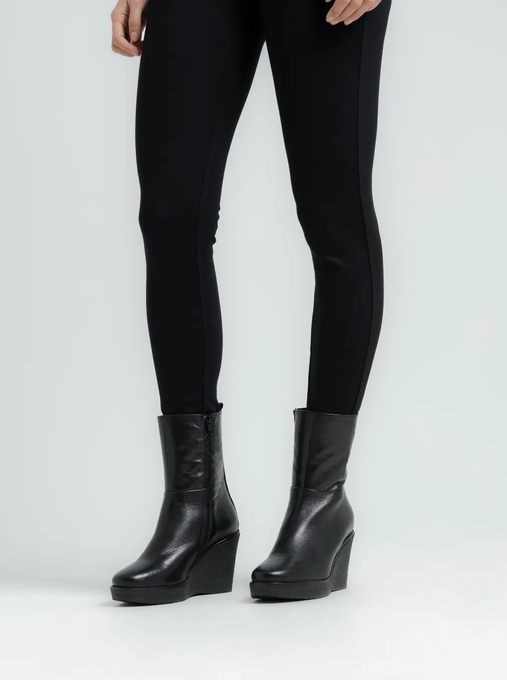 Como Black Platform Leather Boots