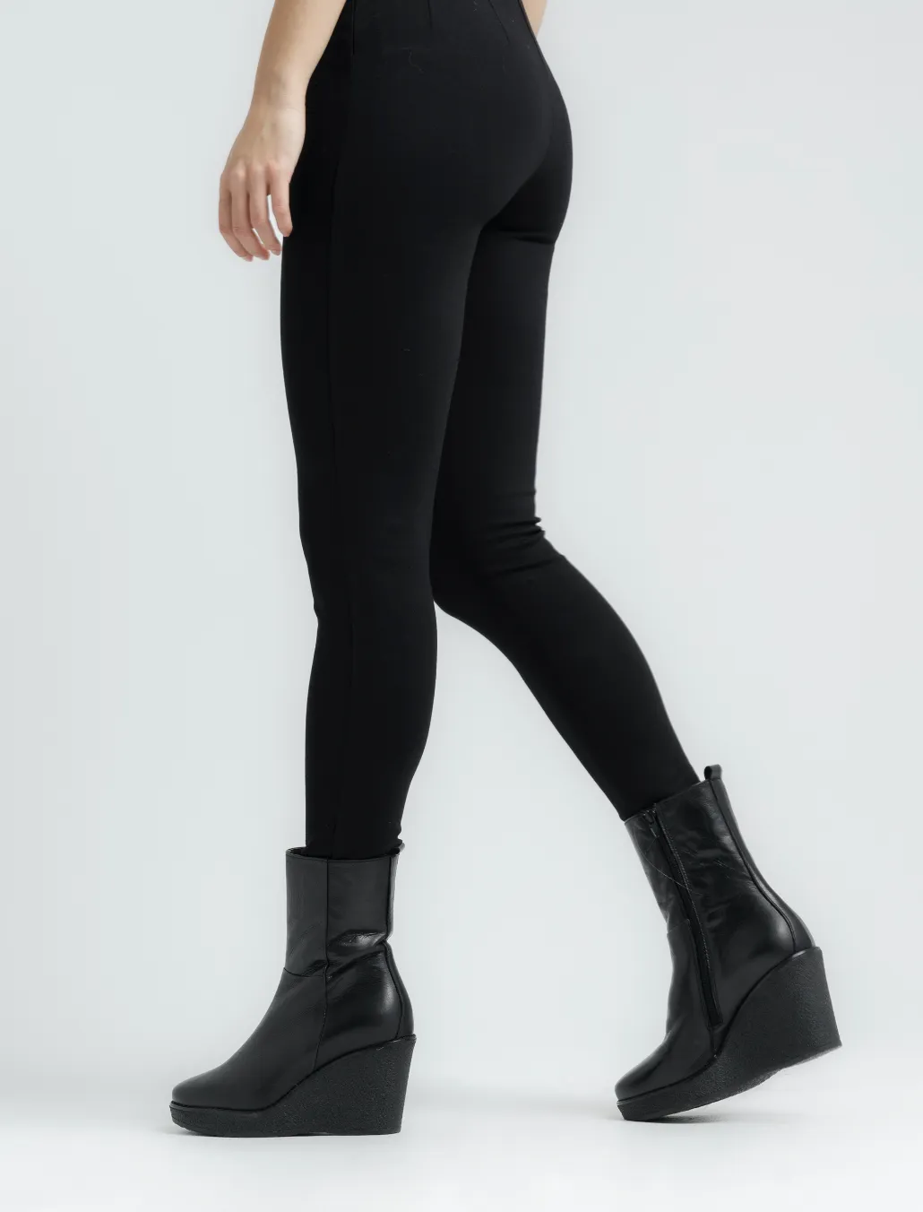 Como Black Platform Leather Boots