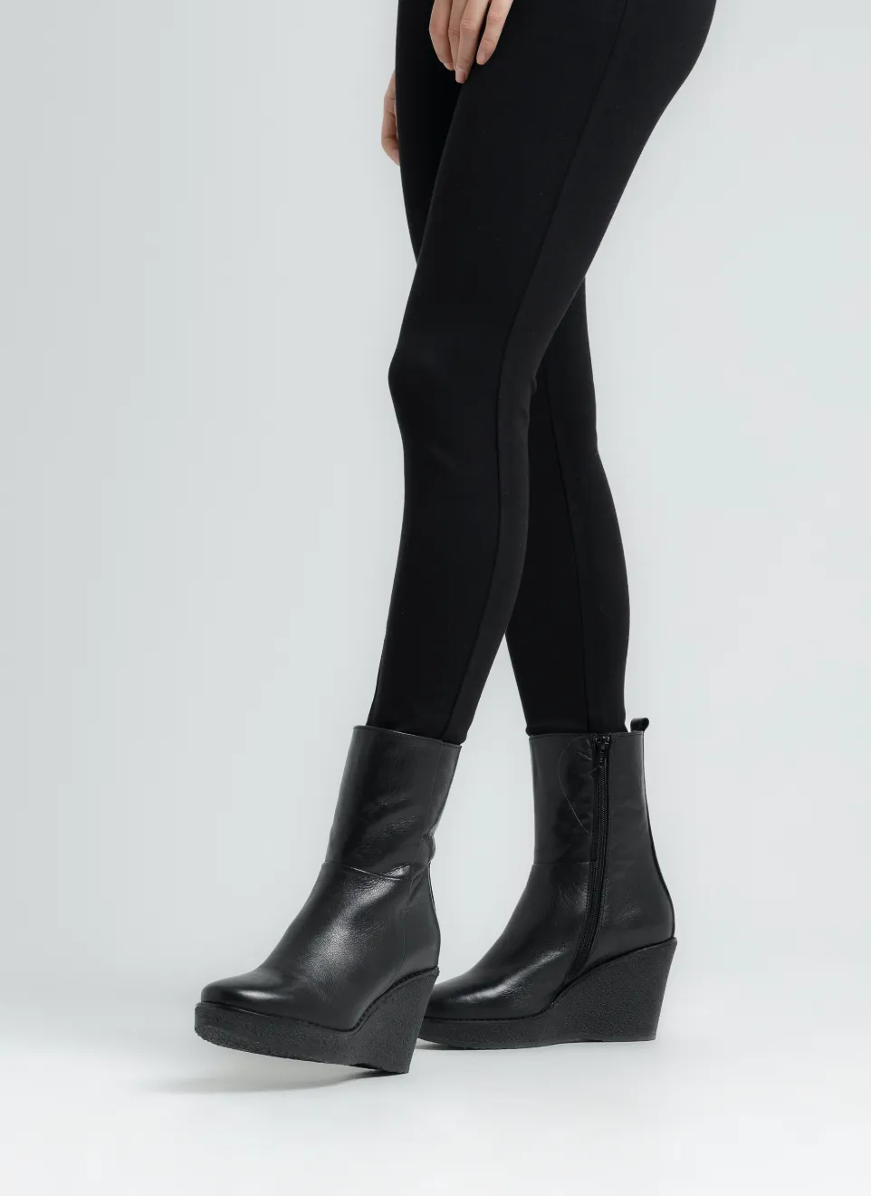 Como Black Platform Leather Boots