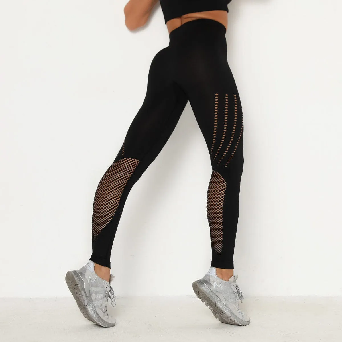 Cozy woman fitness legging