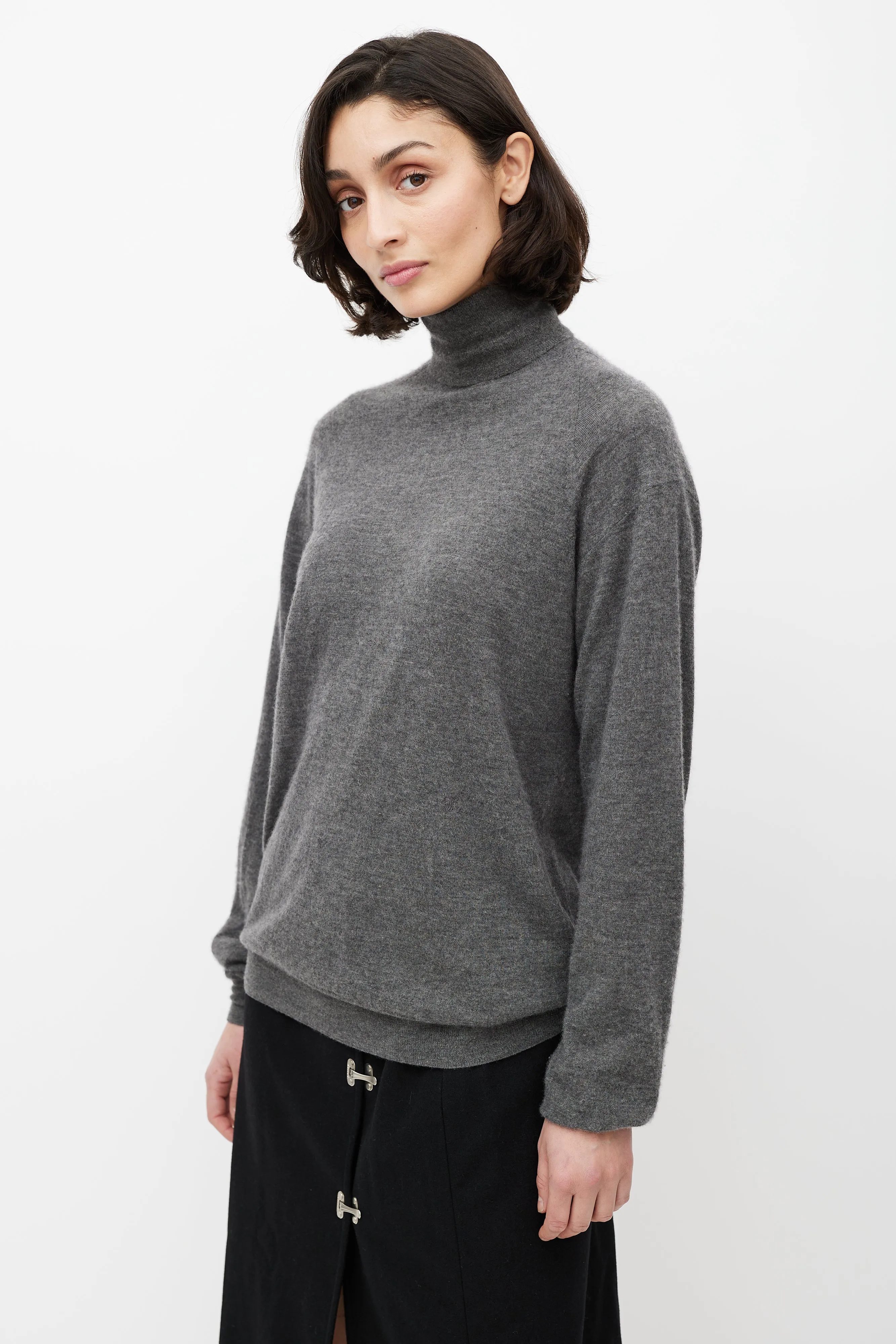 Grey Cashmere Knit Turtleneck